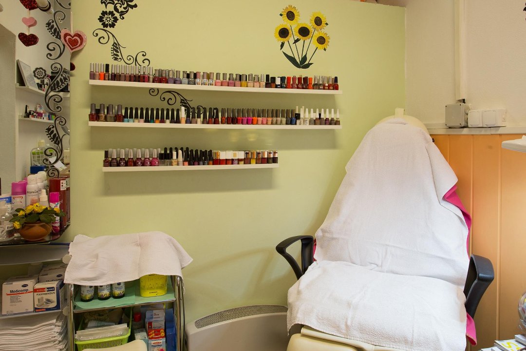 Erika's Nagelstudio, 15. Bezirk, Wien