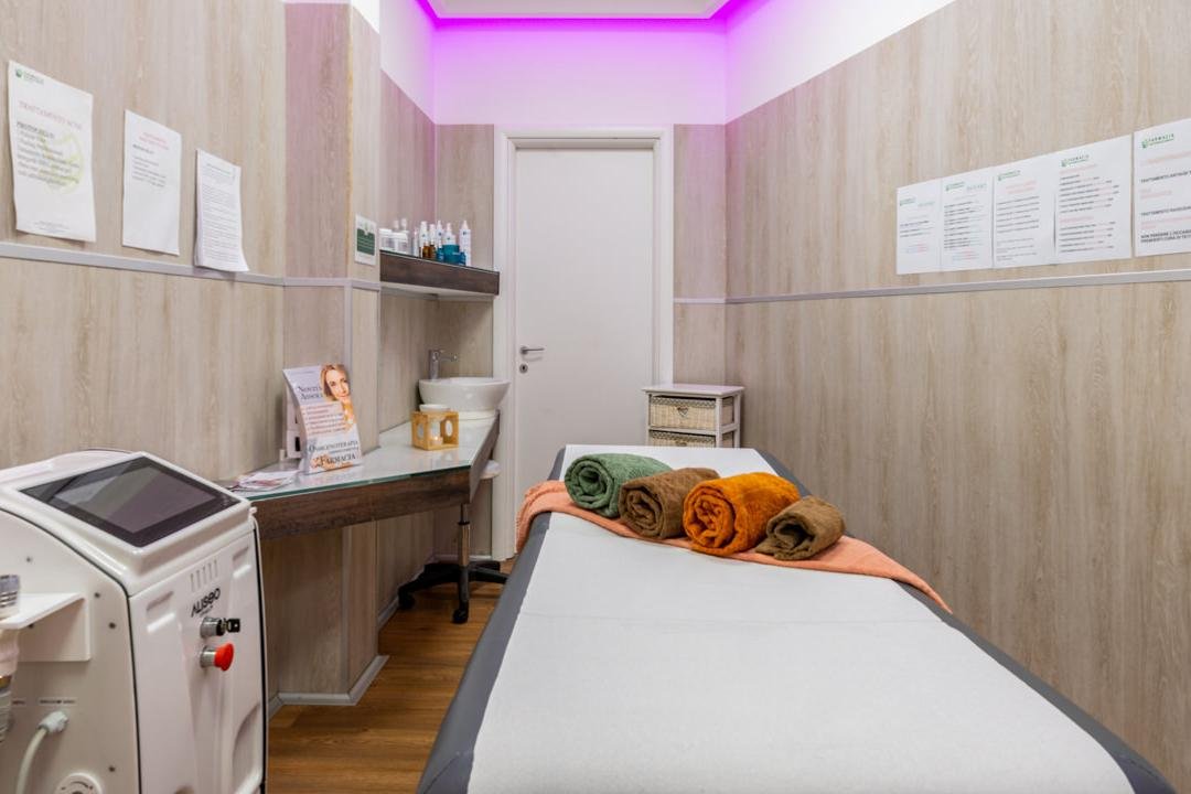 Farmacia Internazionale Spinaceto, Spinaceto, Roma