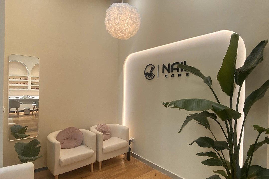 Nail Care - Via Crema, Bocconi, Milano