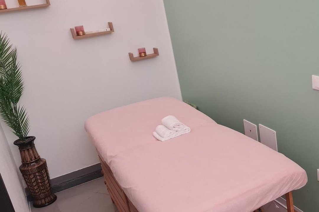 LG Nails and More, Cascina, Toscana