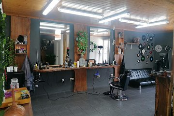 Barber Shop & Moniz Tattoo