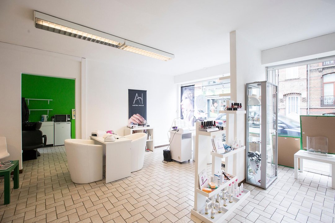 Kio Beauty, Globe, Ukkel