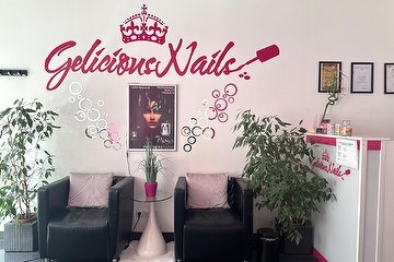 Gelicious Nails by Manu