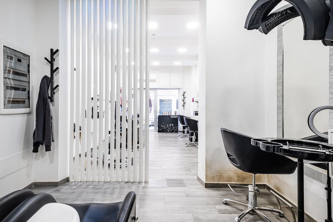 Loft Salon Parrucchieri di Antonio Farigu, Eroi, Roma