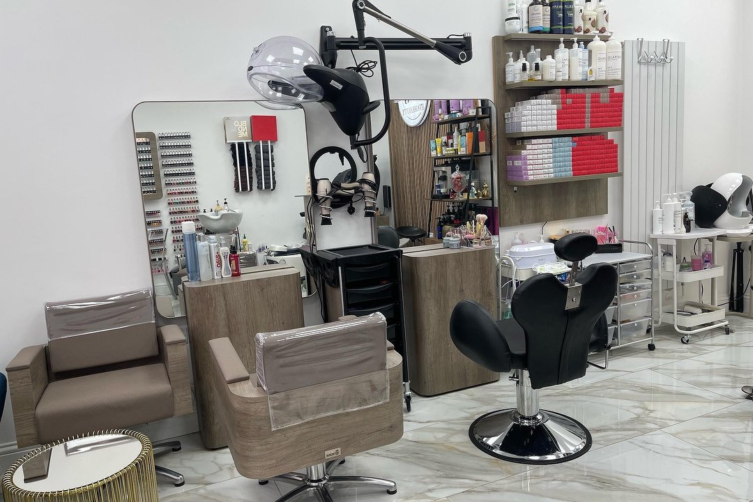 Eva deals hair salon