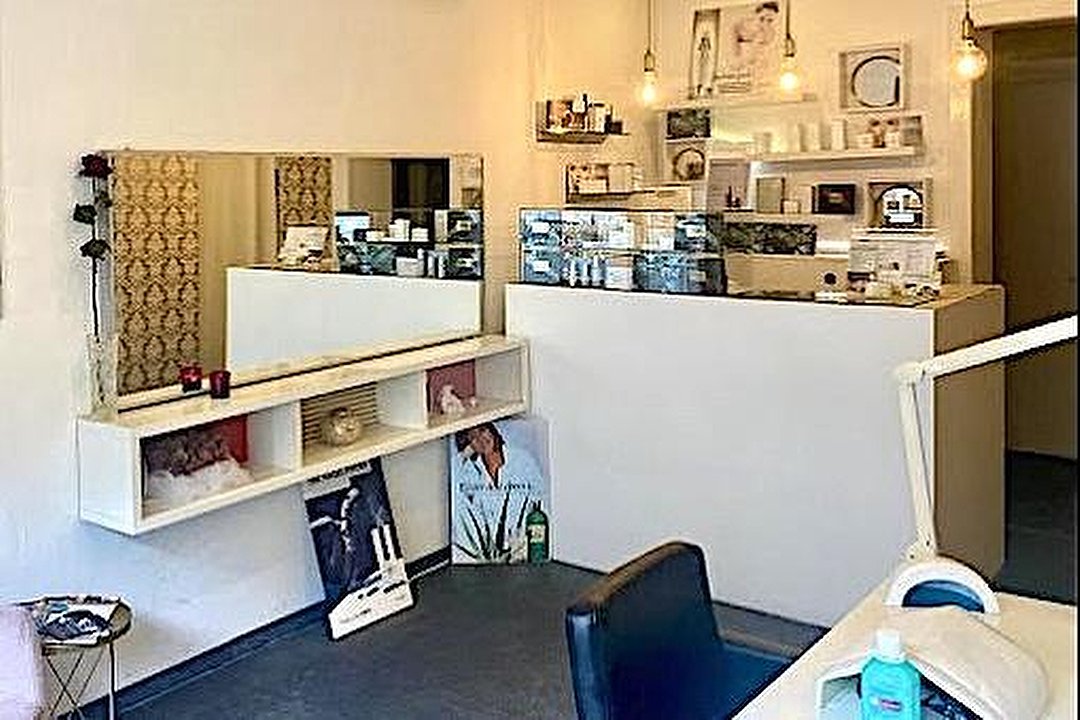 Amira Beauty & Cosmetic, Graefekiez, Berlin