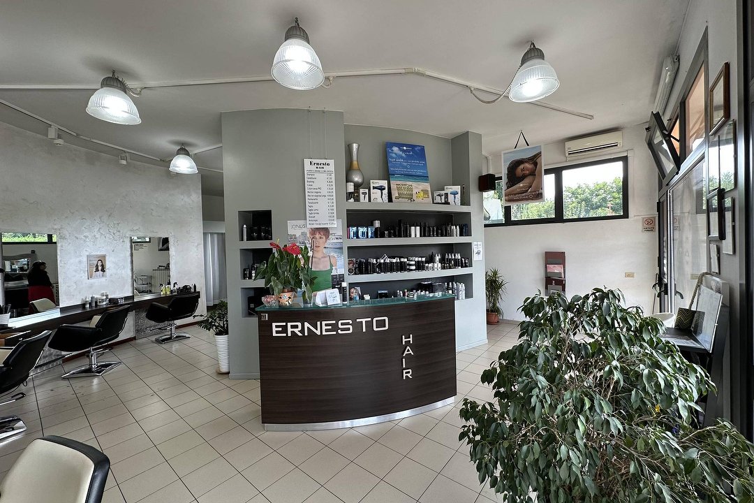Ernesto Hair Parrucchiere, incisa, Toscana