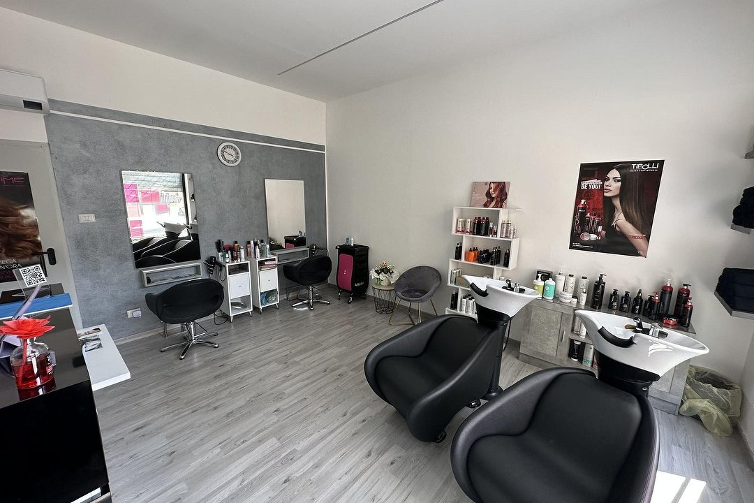 Armonia Donna Hair Salon, Lombardia
