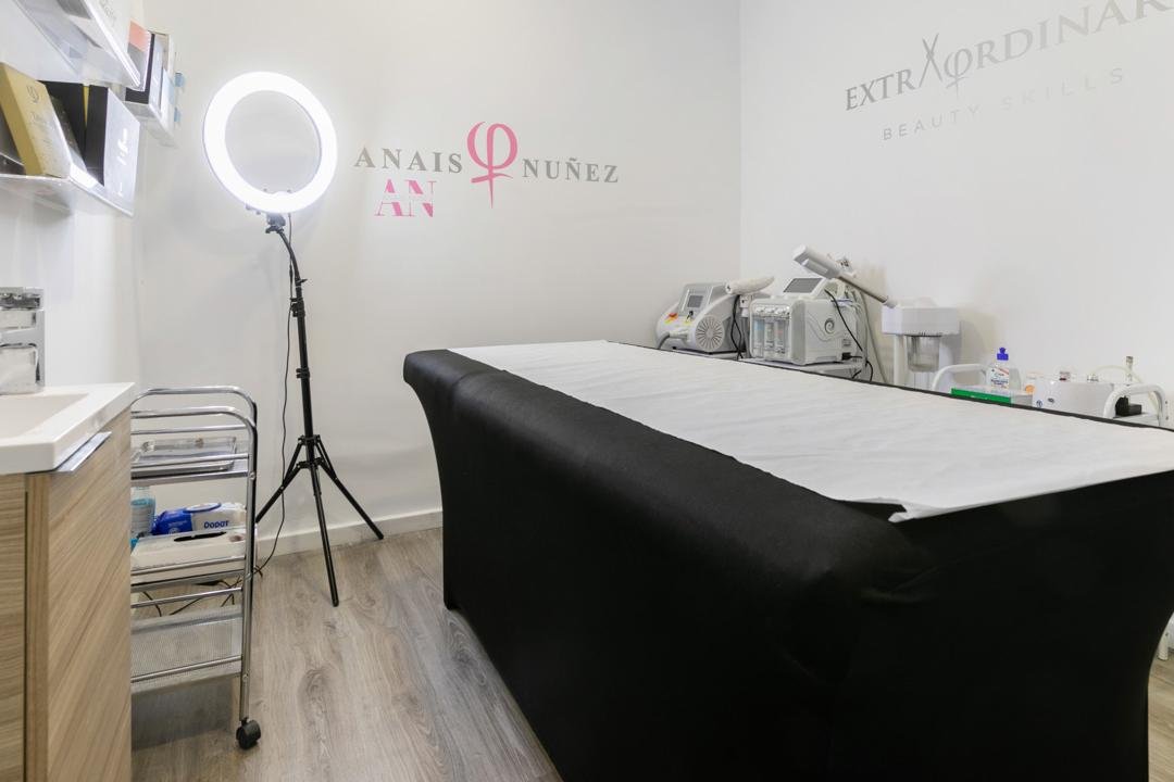 Anáis Nuñez Phibrows, L'Antiga Esquerra de l'Eixample, Barcelona