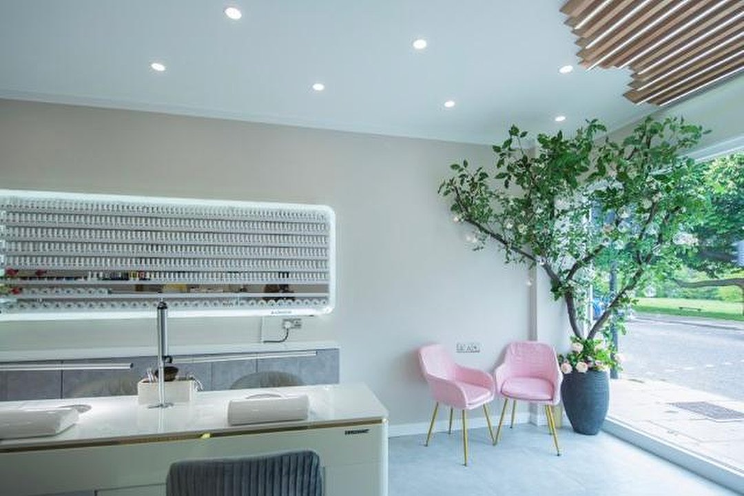 Nailslaza, Woodford, London