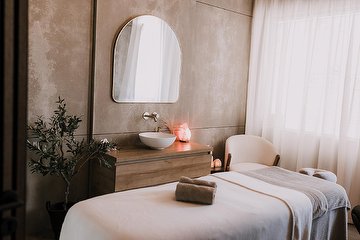 Outside In Massages