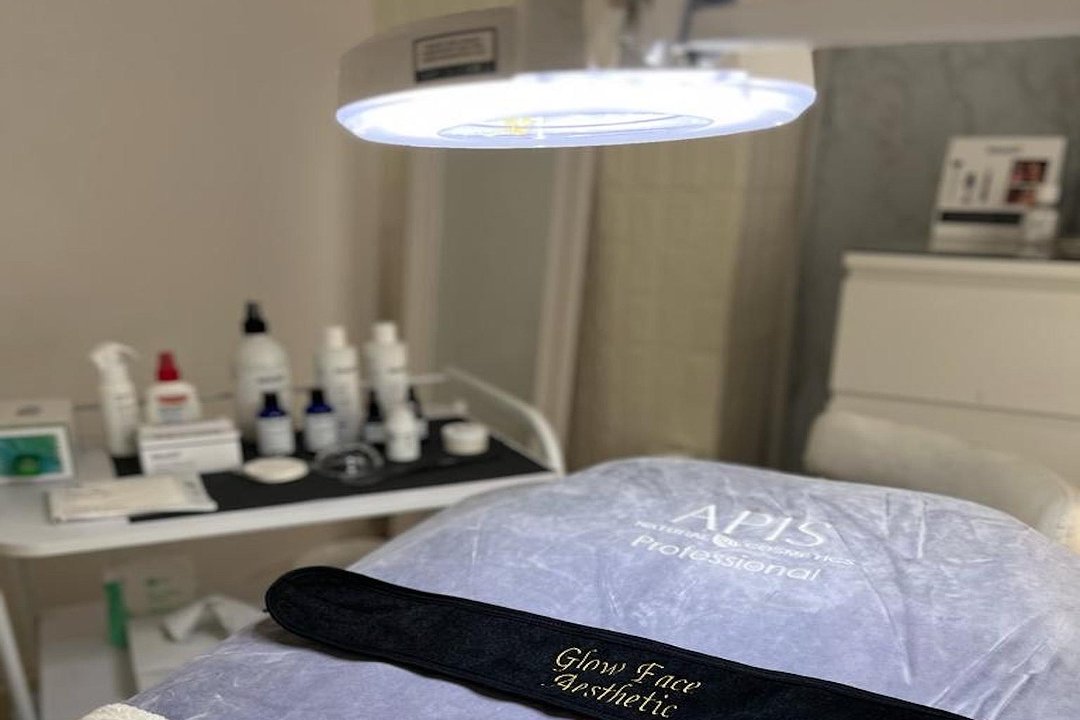 Glow Face Aesthetic, London