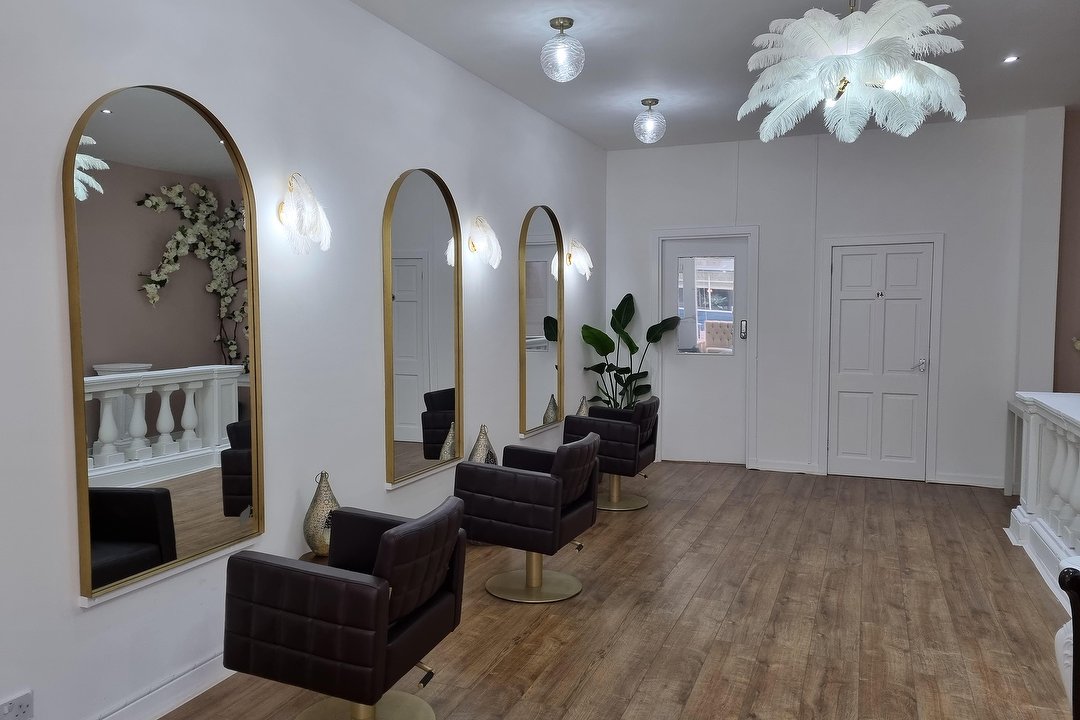 MACIZ Lounge  Hair Salon in West Lothian - Treatwell