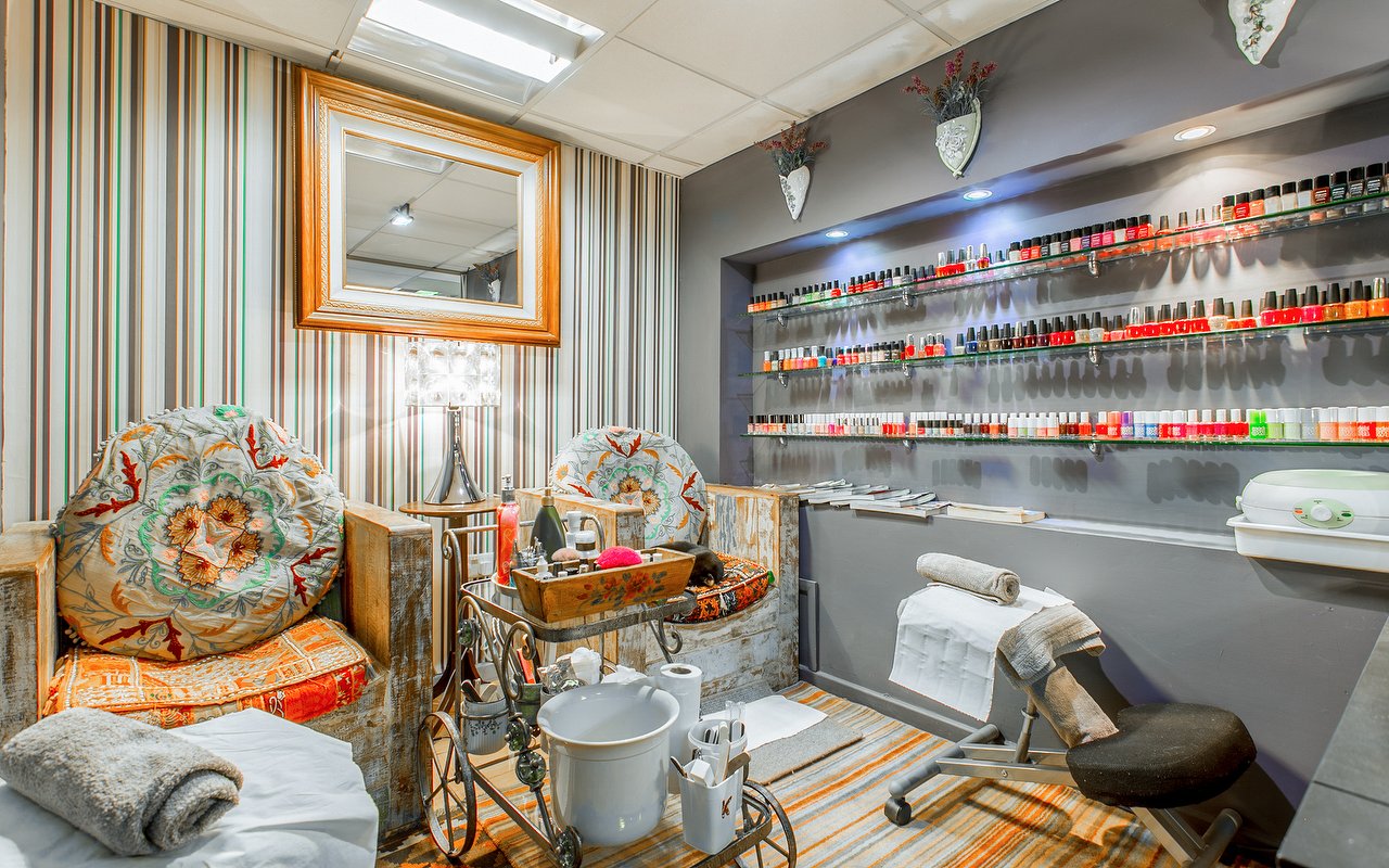 Ladies' Waxing near Turnham Green, London Treatwell