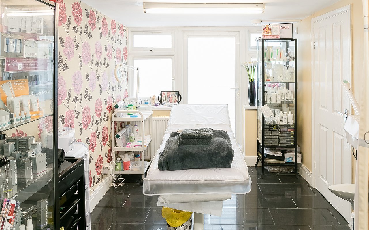 Top 20 Nail treatments at nail salons and nail bars near Uxbridge