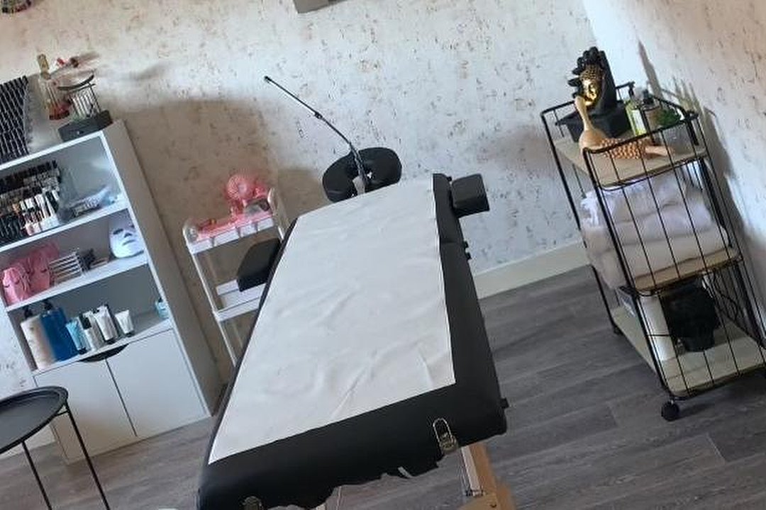 Loana_beauty_s, Rhône-Alpes