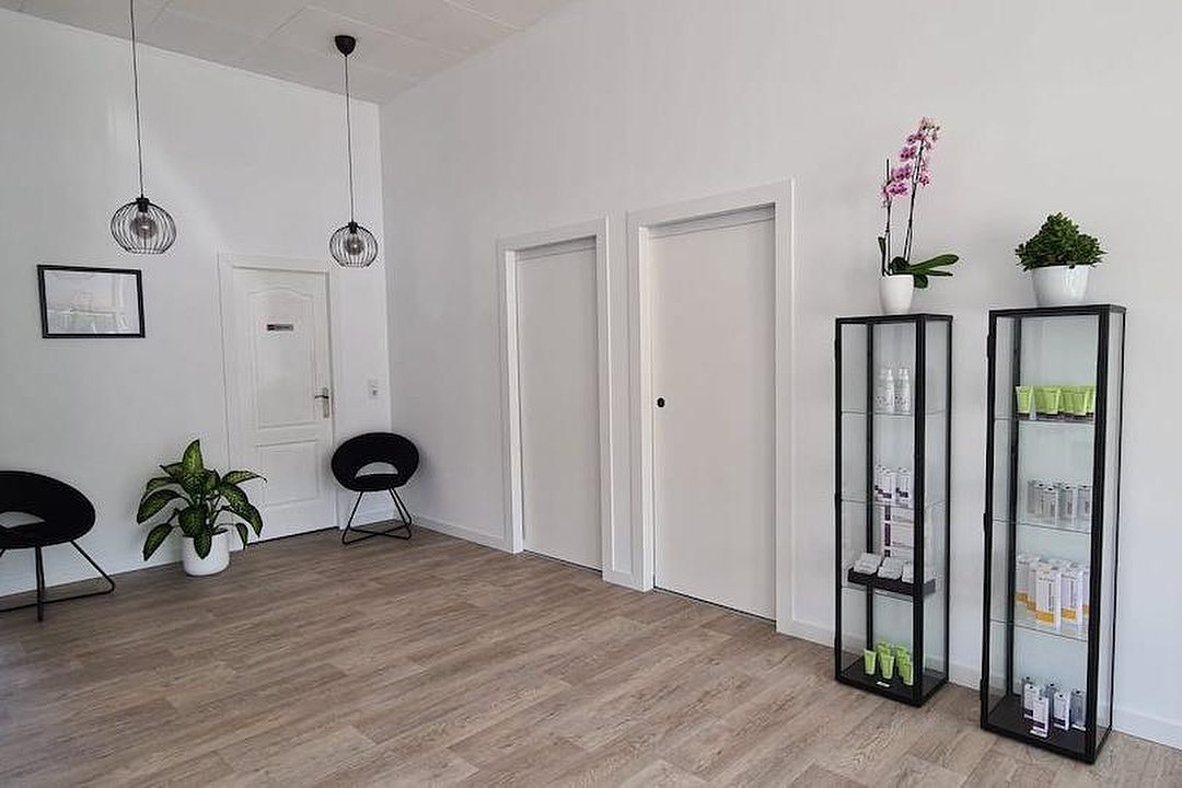 Emma Beauty Laser, Provincia de Girona