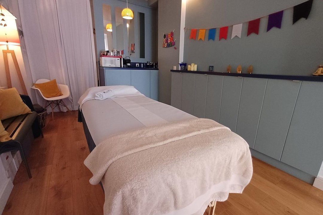 Leslie Massage, Neuilly-sur-Seine, Hauts-de-Seine