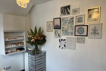 Bellas Salon Clapham