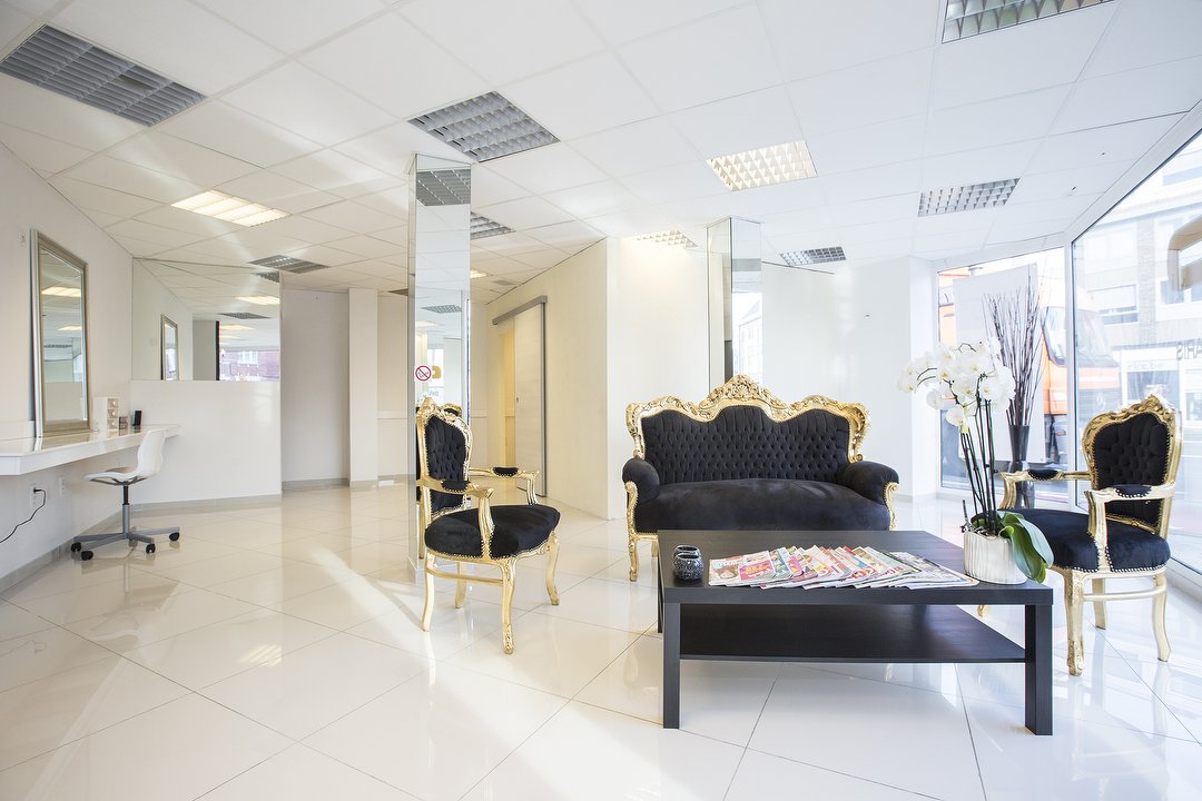 Victoria Paris, Rooigem, Gand