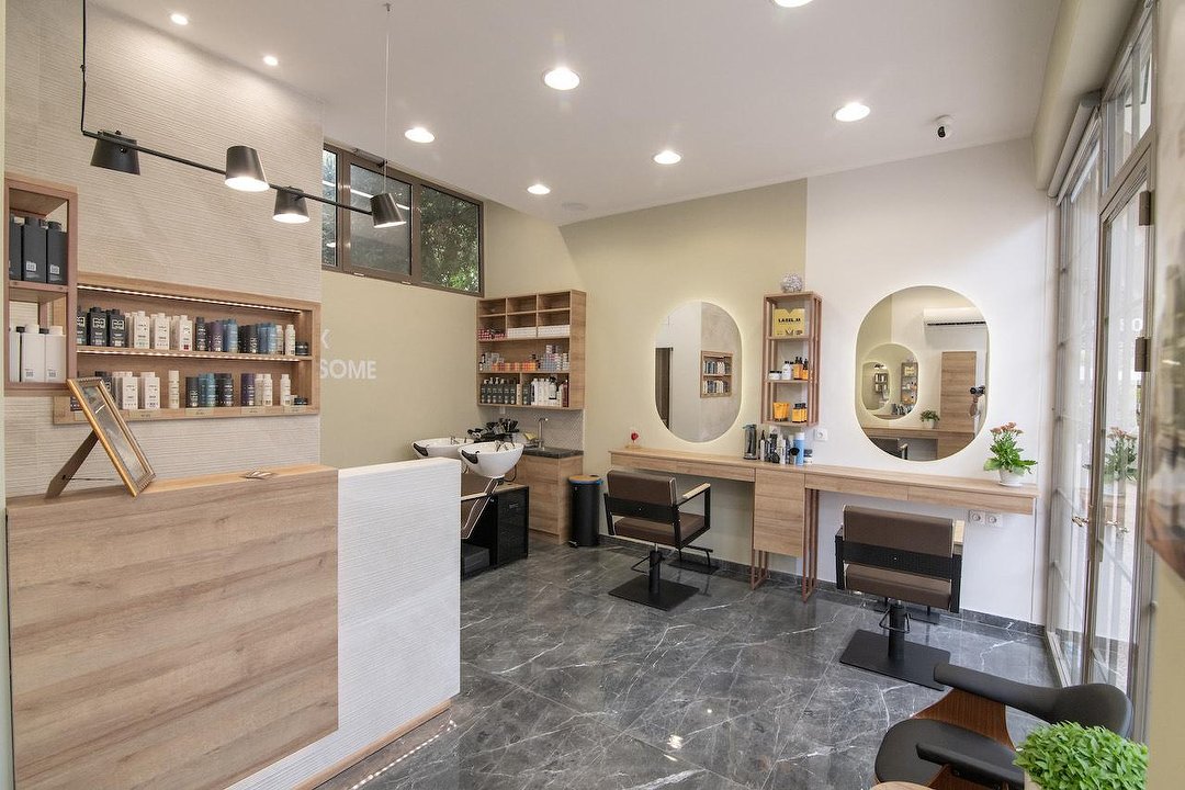 Filippossalon, Metamorphosis Municipality, Αττική