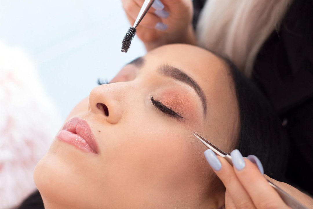 Not sisters but twins (Elor beauty box), Justiniškes, Vilnius