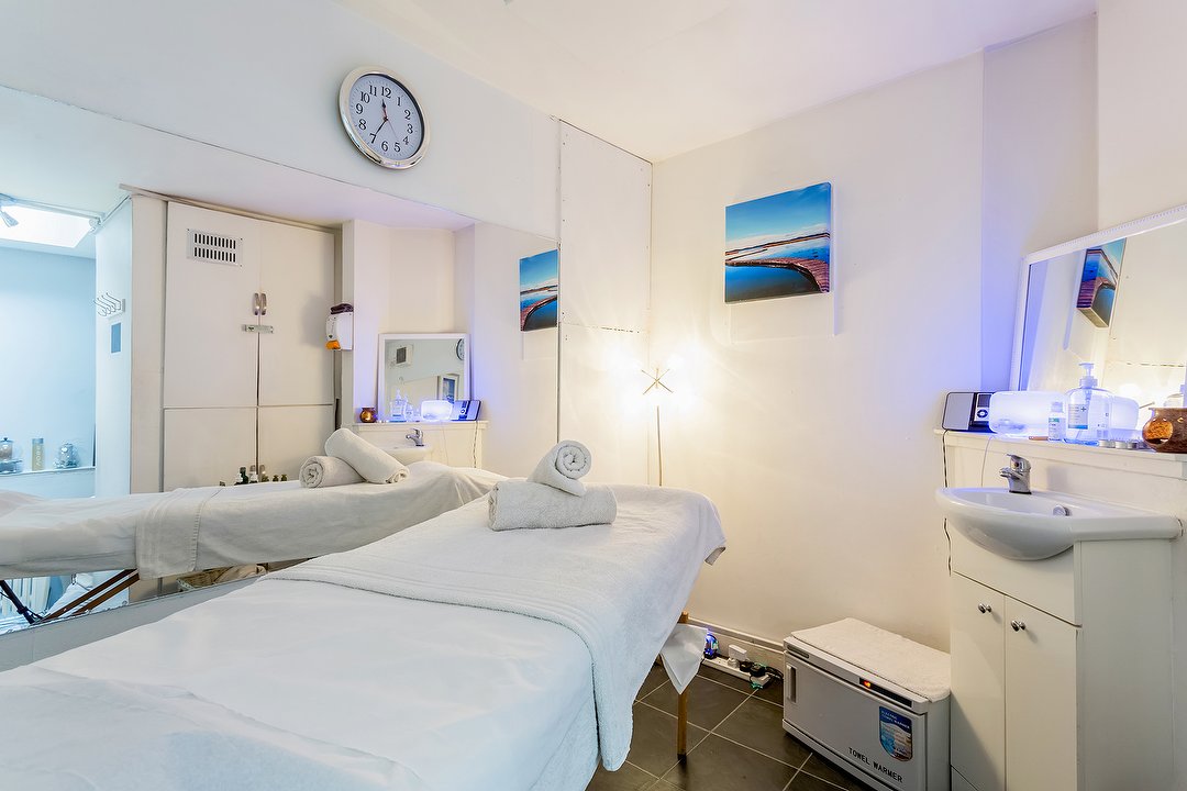 Chi Clinic, Wigmore Street, London
