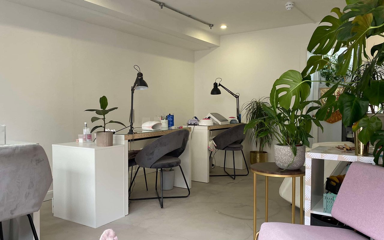 Hard Gel Extensions & Overlays in Brighton, Brighton and Hove Treatwell