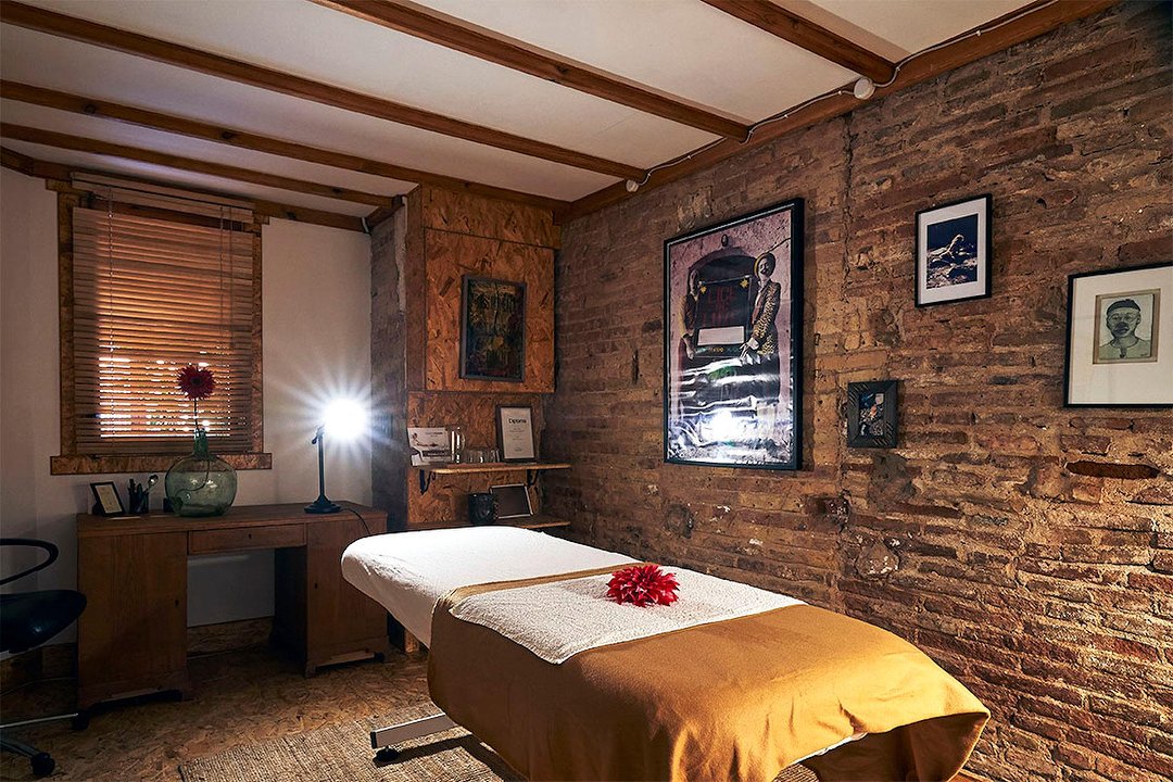 Solo Dar - Maestra de Reiki, Masajes y Kinesiologia, Rambla Poblenou, Barcelona
