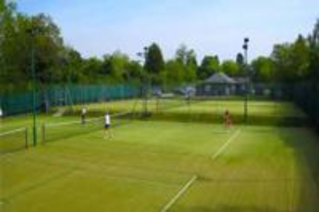 Hatch End Tennis Club, Hatch End, London
