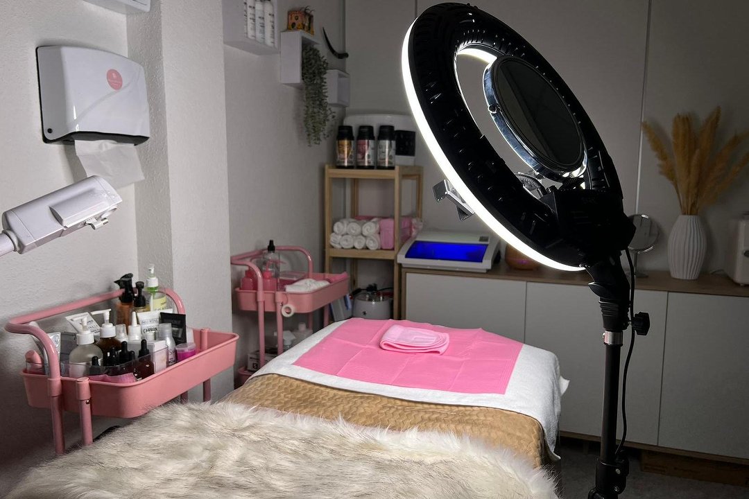 Fran Hévila estética, Almendrales, Madrid