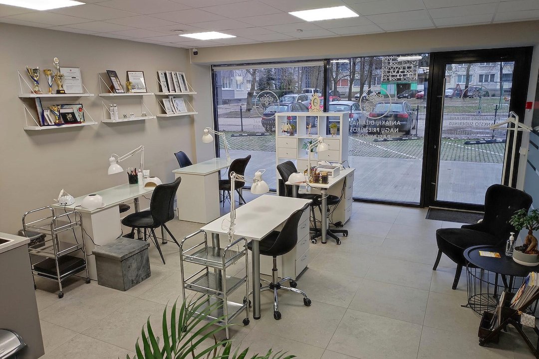 Krupeckaite_nails - Bee professional studija, Dainava, Kaunas