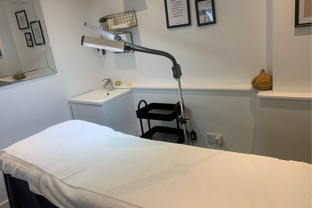 Zena Beauty @Nouvelles collective hair and beauty, Worcester Park, Surrey