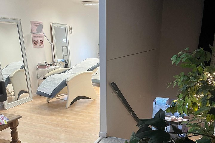 Saks Hair & Beauty Leeds City - Coiffure Leeds - Photo de galerie - OneBooking