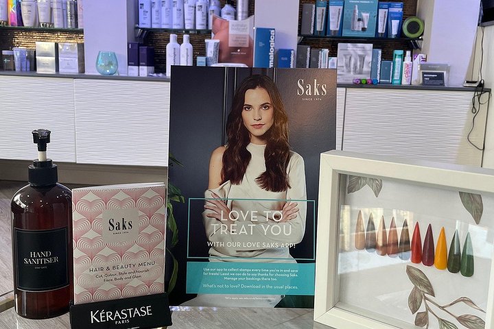 Saks Hair & Beauty Leeds City - Coiffure Leeds - Photo de galerie - OneBooking