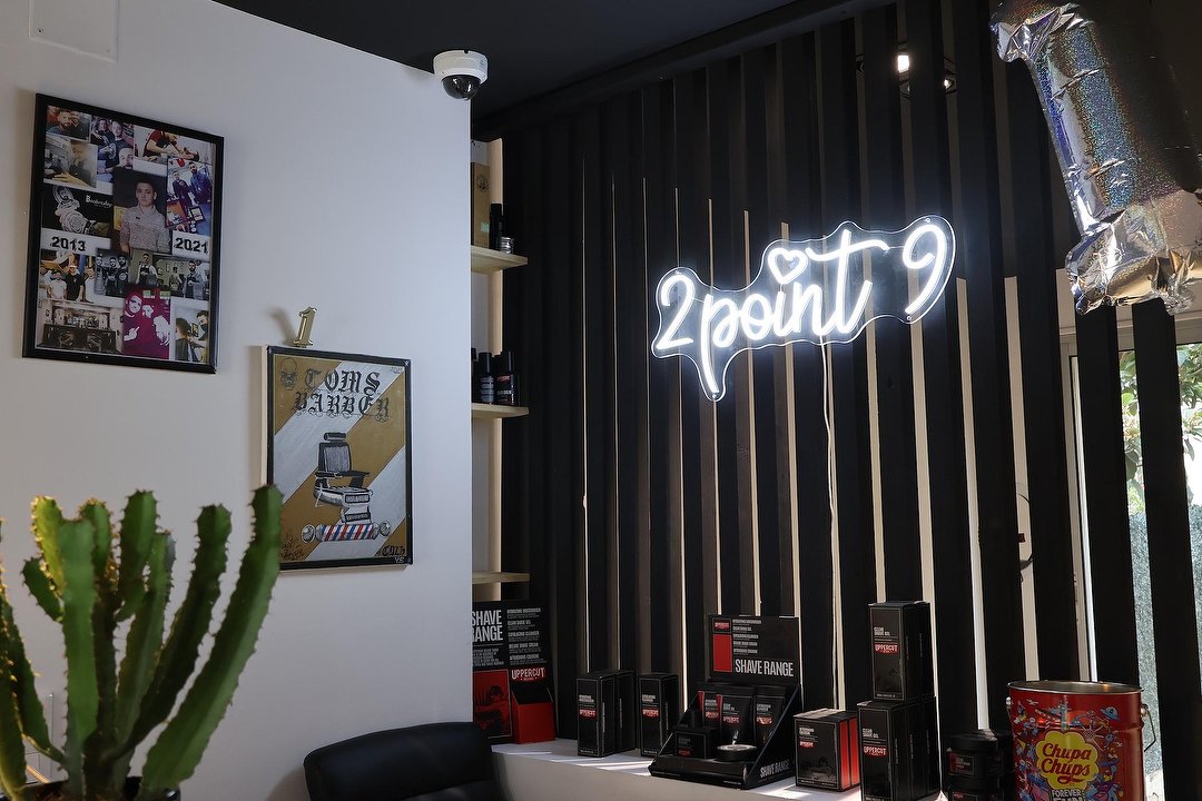 2 point 9 barber, Perpignan, Languedoc-Roussillon