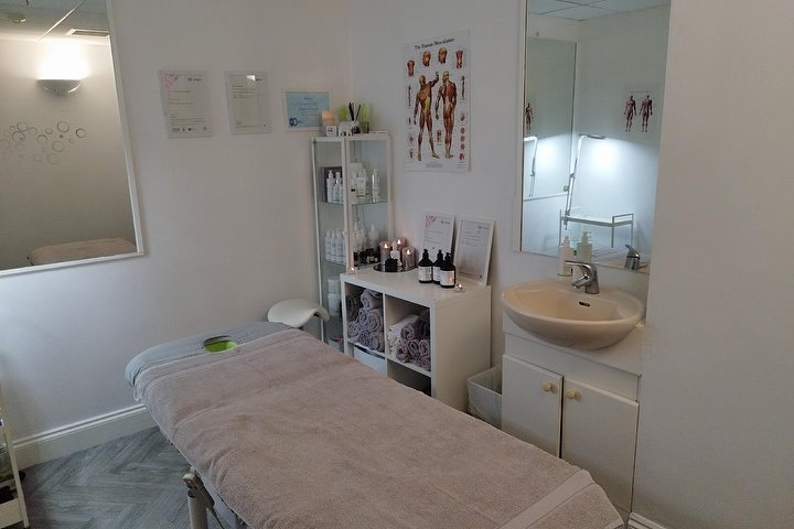 Perfect Massage by Mary | Treatment Room - Wellness in Bluewater ...