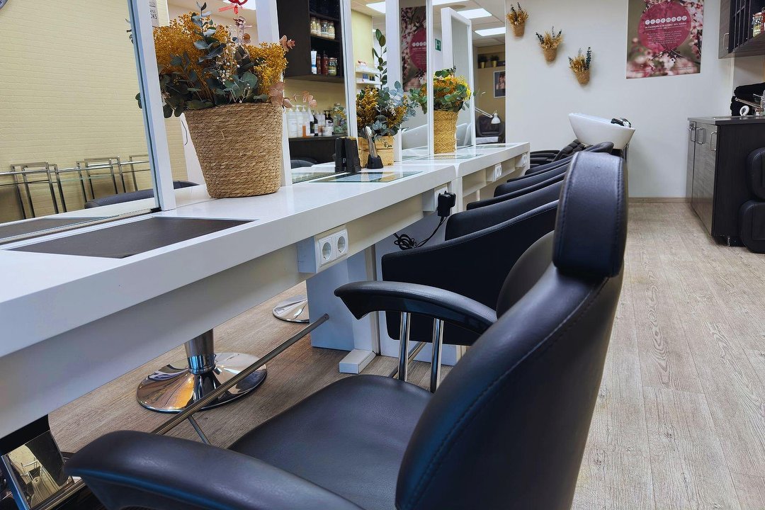 Studio 22 Hair & Beauty, Fuente de la Mora, Madrid