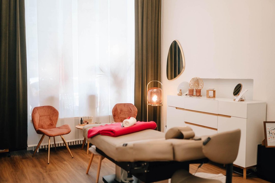 DC WELL- BIO BEAUTY SPA, Maxvorstadt, München