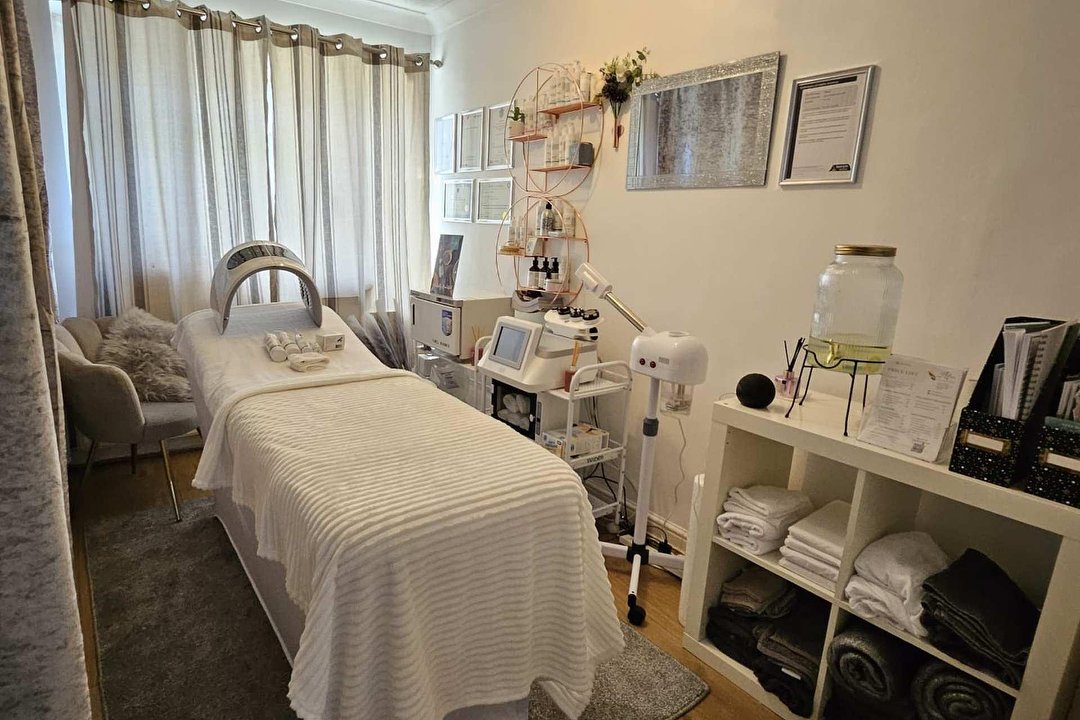 Aifas Beau-Aesthetics, Longlands, London