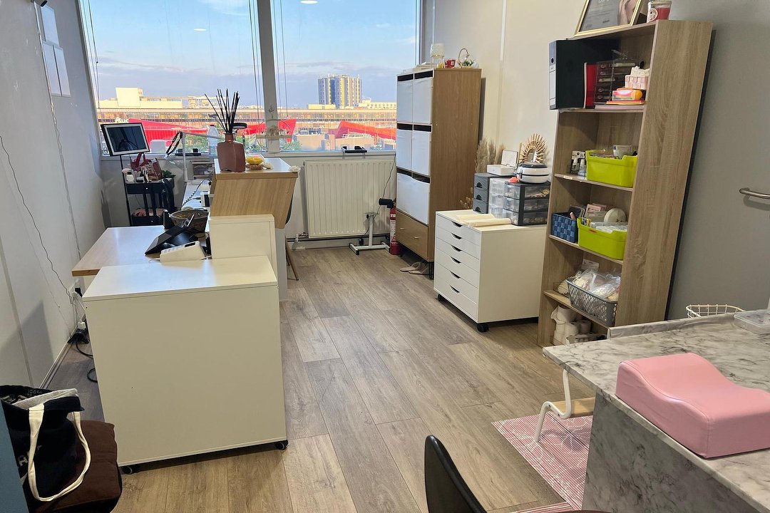 Nails by bella, Cergy