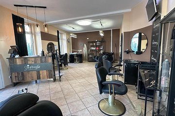 Me Hair&Beauty Salon