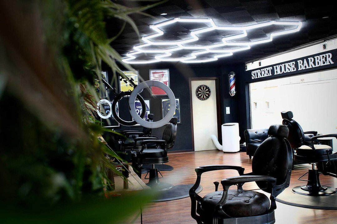 Street House Barber, Pau, Nouvelle Aquitaine