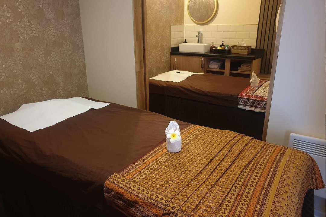 Siam Retreat Massage and Wellness, Centre Court Shopping Centre, London