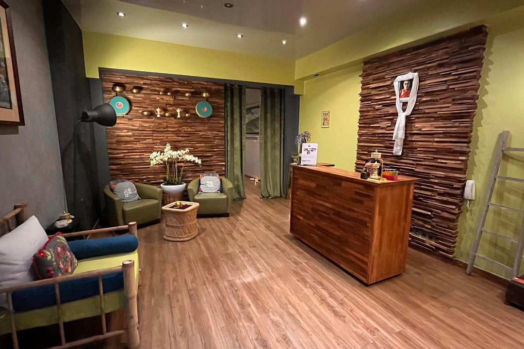 Spa MontKailash, Gaillon, Paris
