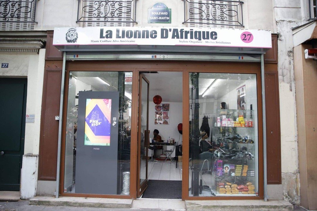 La lionne d'Afrique, Métro Saint-Sébastien - Froissart, Paris