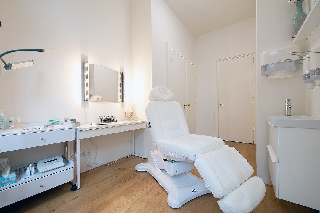 Gwyneth PMU & Microblading, Theresiastraat, Den Haag