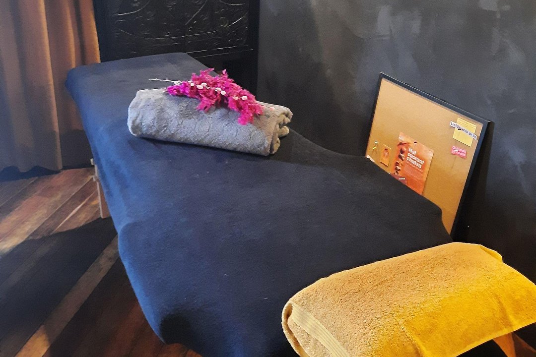 Massage, Reiki & Coaching praktijk Nancy Bakx Massagesalon in Noord