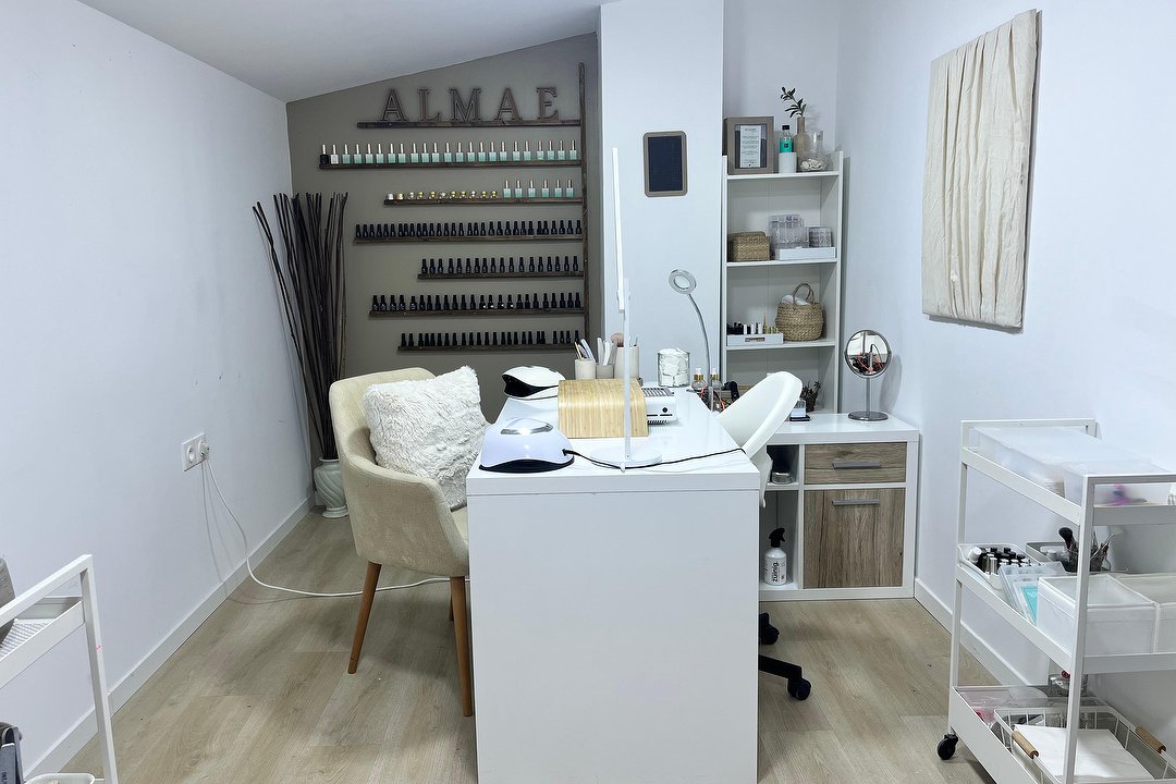 MADAME ALMAE, Sorgues, Provence