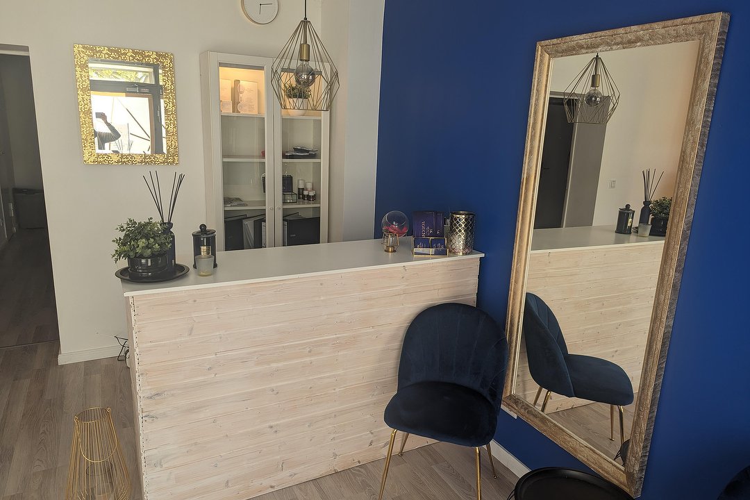 Trainer Ms. Massage - Altes Profil, Spandau, Berlin